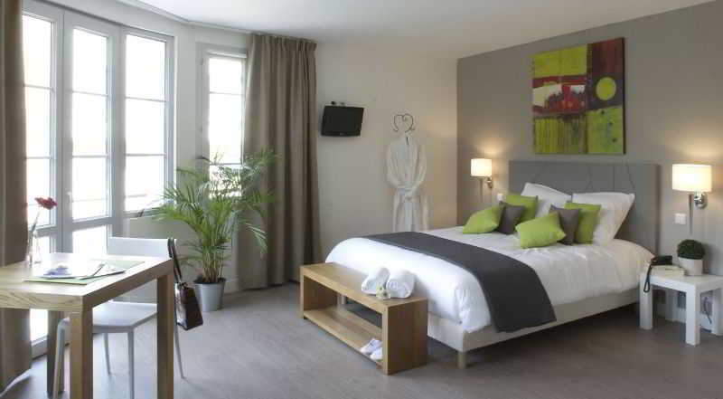 Zenitude Hôtel-résidences Lorda 4*