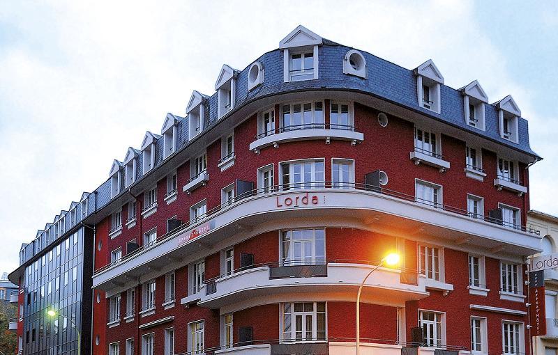 Zenitude Hôtel-résidences Lorda 4*